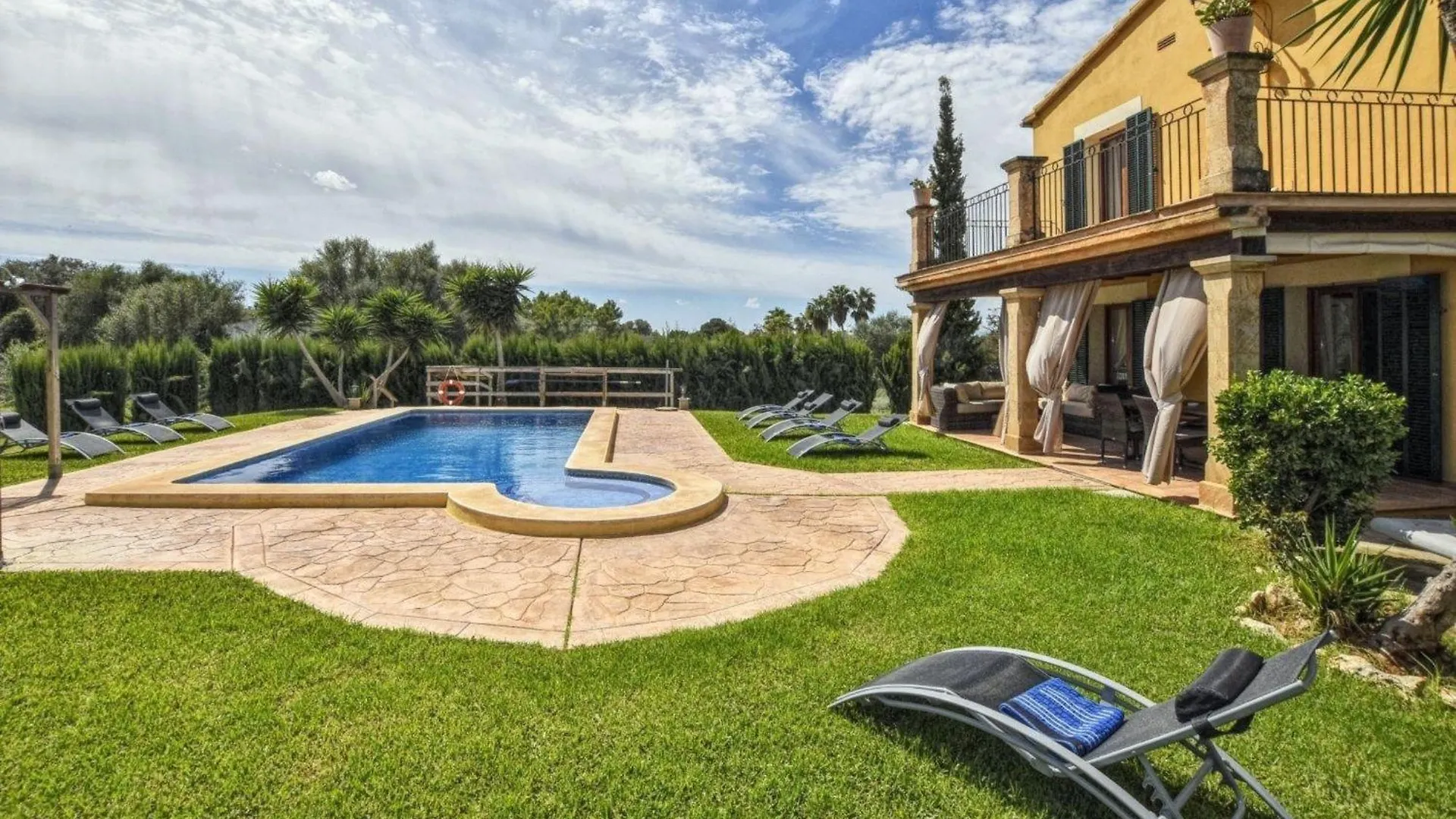 Holiday home Gemuetliches Ferienhaus Mit Pool Inca